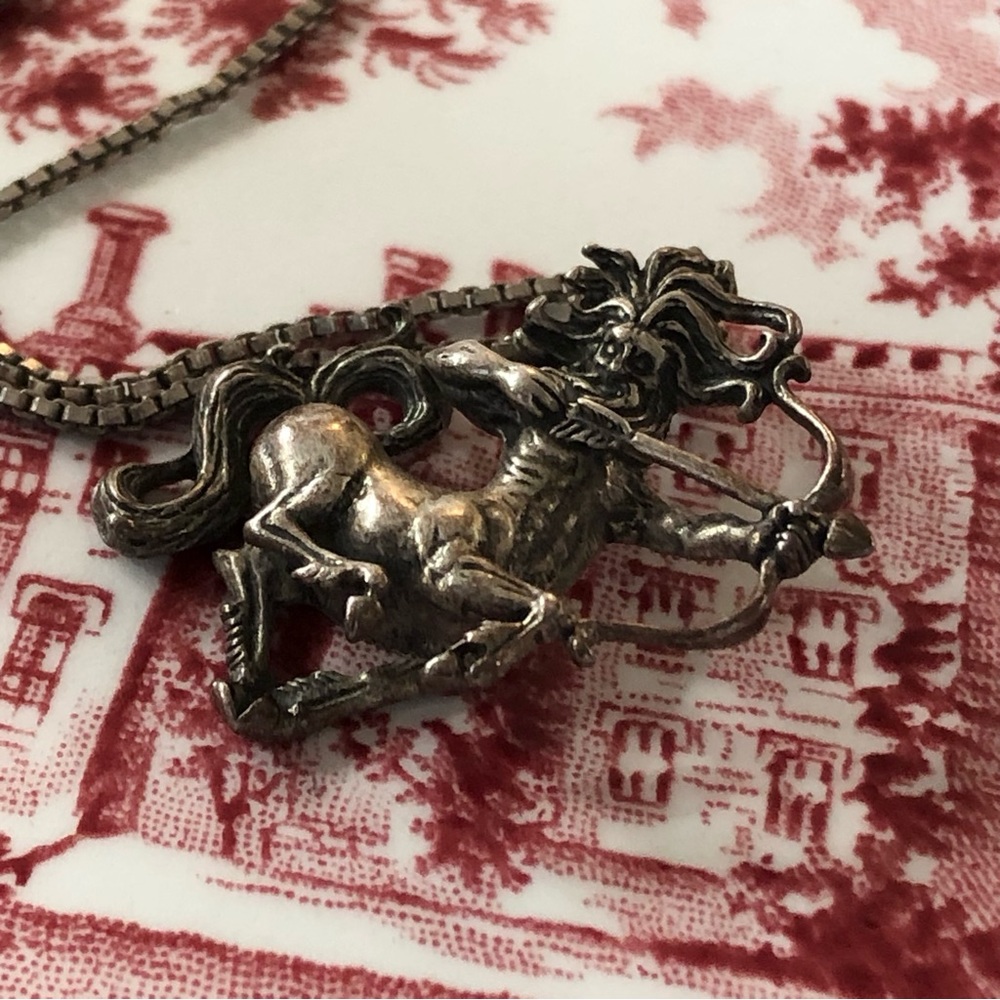 Vtg silver metal Sagittarius centaur hunter pendant w/ chain - Picture 5 of 8